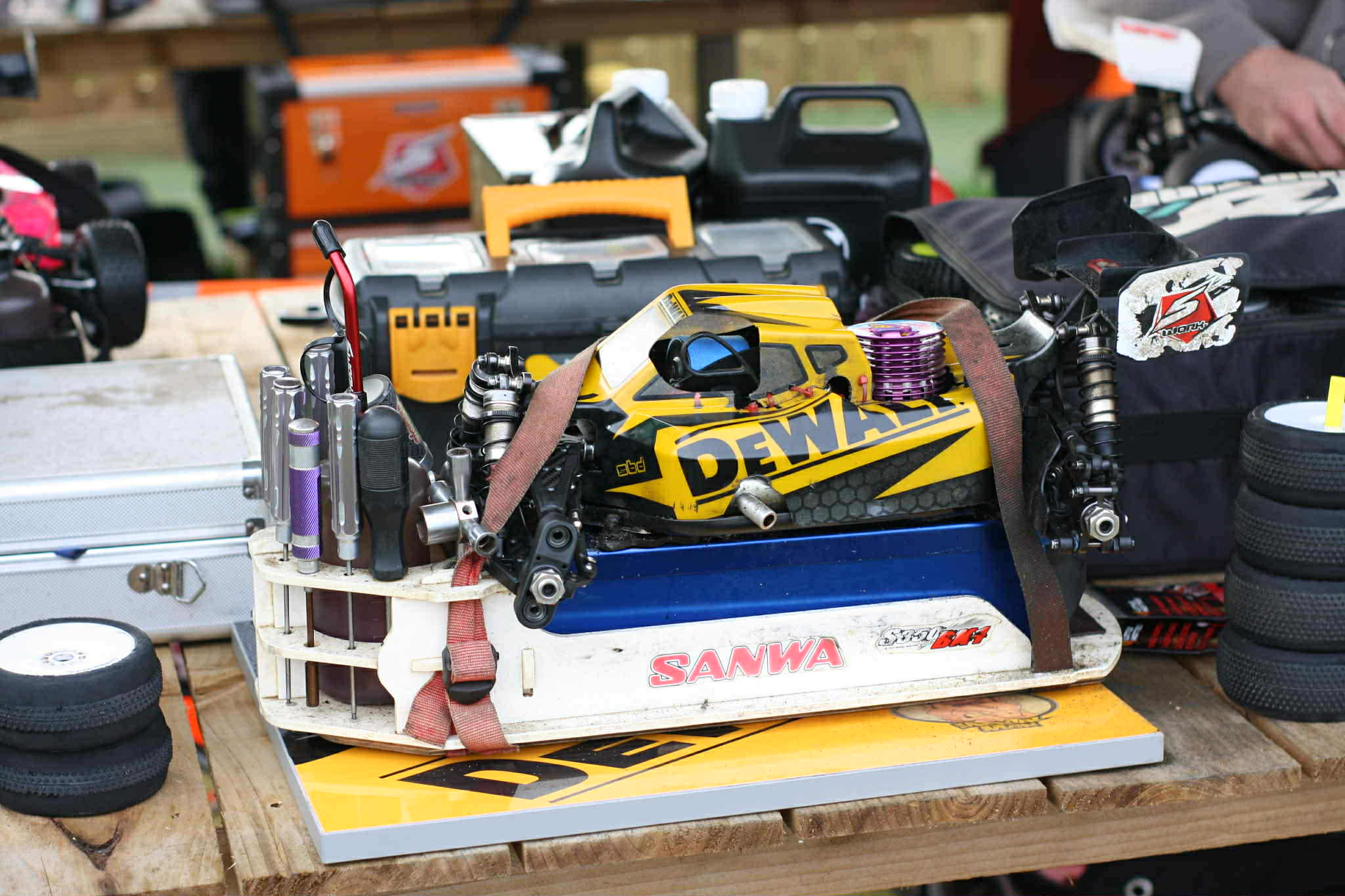 gallery img id 8wxsUF3iChh1ne2p-eDiR